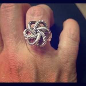 Lagos caviar love knot ring size 7